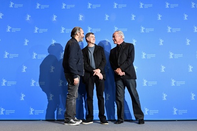 别担心，他不会走远的剧照的剧照