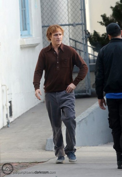 别担心，他不会走远的剧照的剧照