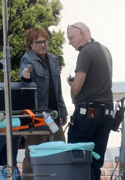 别担心，他不会走远的剧照的剧照