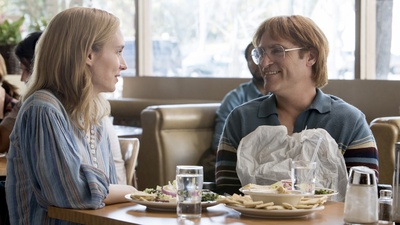 别担心，他不会走远的剧照的剧照