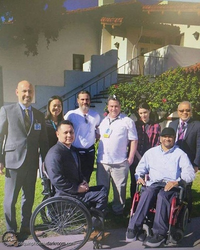 别担心，他不会走远的剧照的剧照