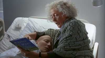 抛开自我空间剧照的剧照