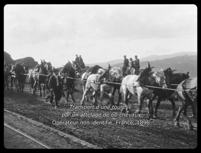 运输炮塔的60马力牵引剧照的剧照