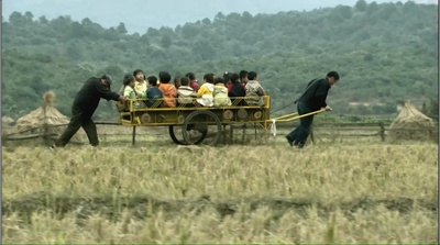 遥望南方的童年剧照的剧照