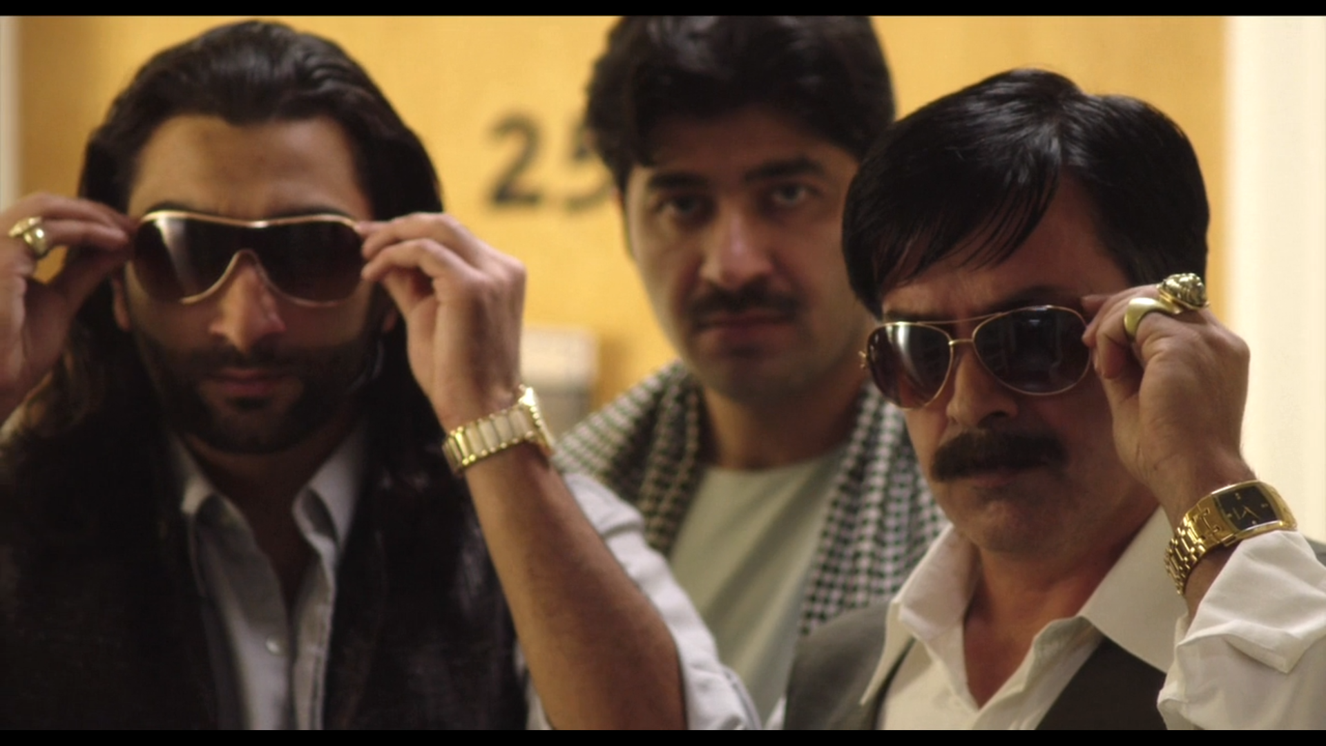 鬣狗之路剧照的剧照