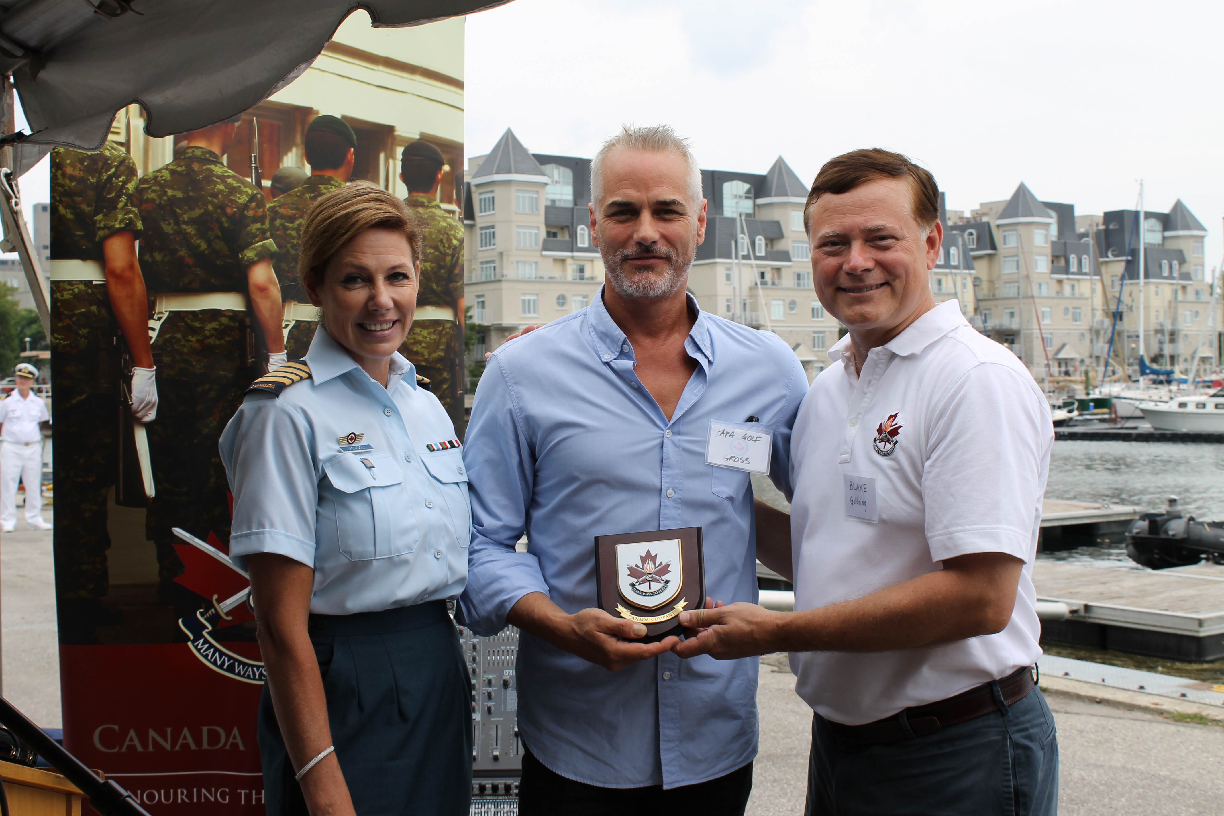 鬣狗之路剧照的剧照