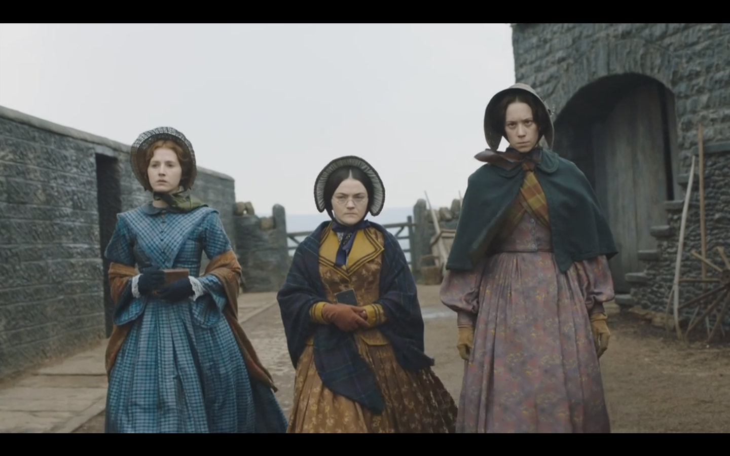 隐于书后剧照的剧照