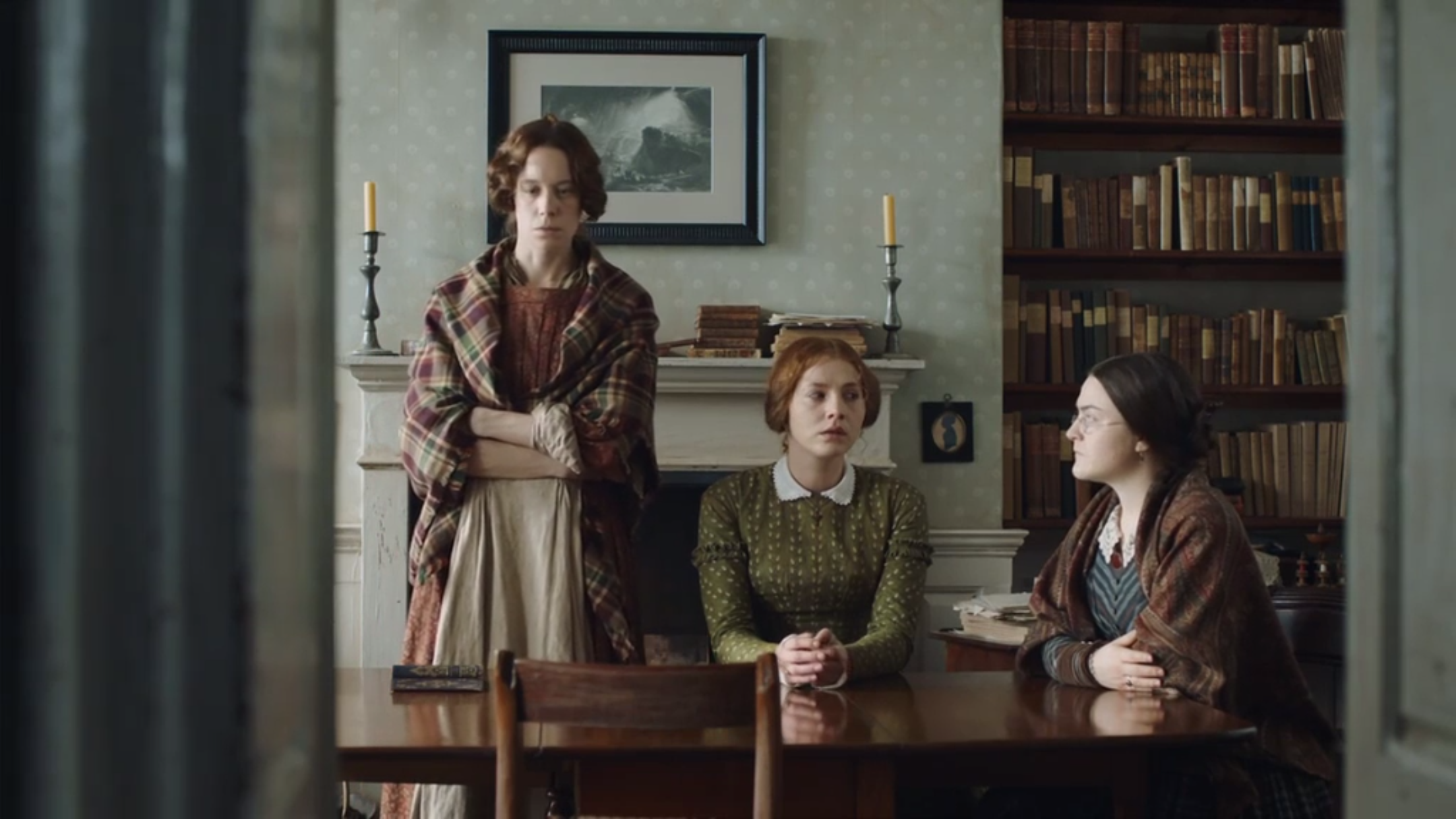 隐于书后剧照的剧照