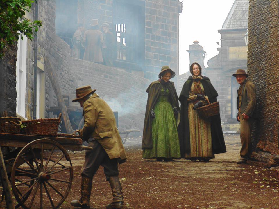 隐于书后剧照的剧照