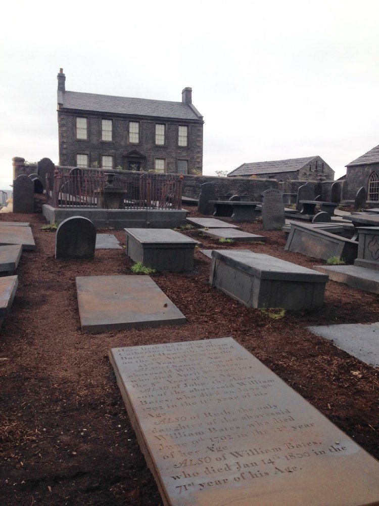 隐于书后剧照的剧照