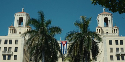 拉扎尔上校：给我未来剧照的剧照