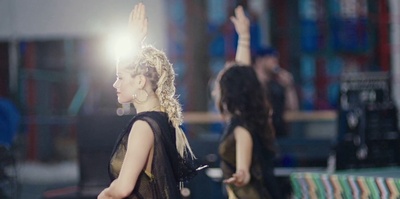 拉扎尔上校：给我未来剧照的剧照