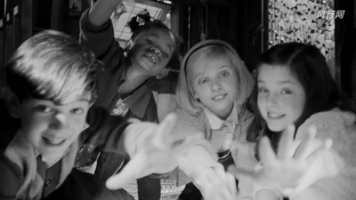 美国女孩的秘密剧照的剧照