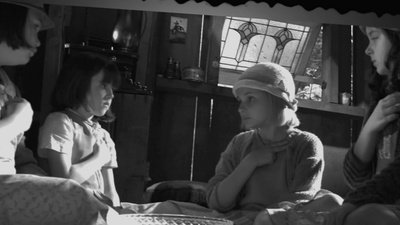 美国女孩的秘密剧照的剧照