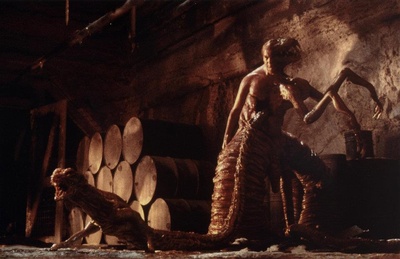 怪形剧照的剧照