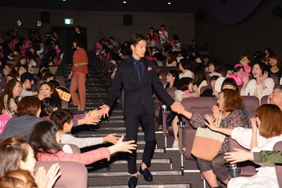 战神：只是爱着你 电影版剧照的剧照