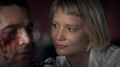 刺透剧照的剧照