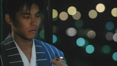 当她换上泳衣剧照的剧照