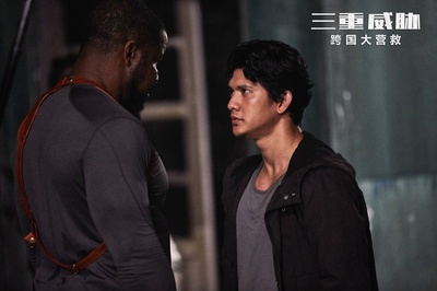 三重威胁之跨国大营救剧照的剧照