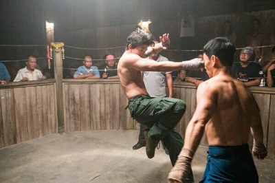 三重威胁之跨国大营救剧照的剧照