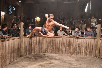 三重威胁之跨国大营救剧照的剧照