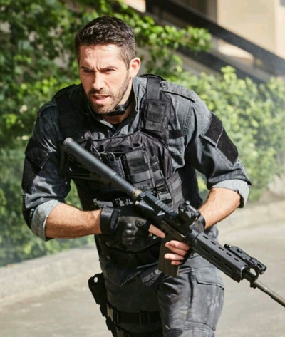 三重威胁之跨国大营救剧照的剧照