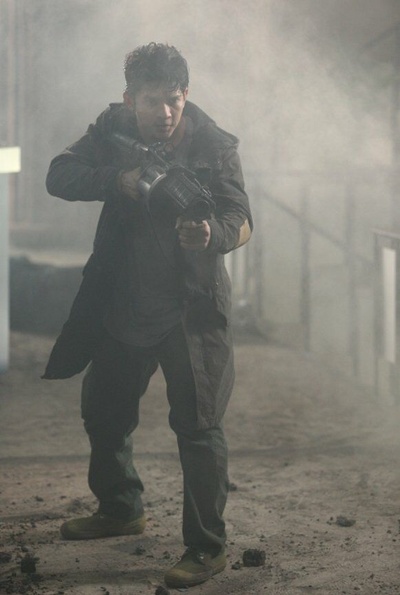 三重威胁之跨国大营救剧照的剧照