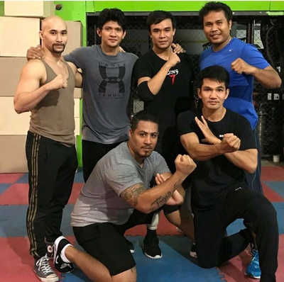 三重威胁之跨国大营救剧照的剧照