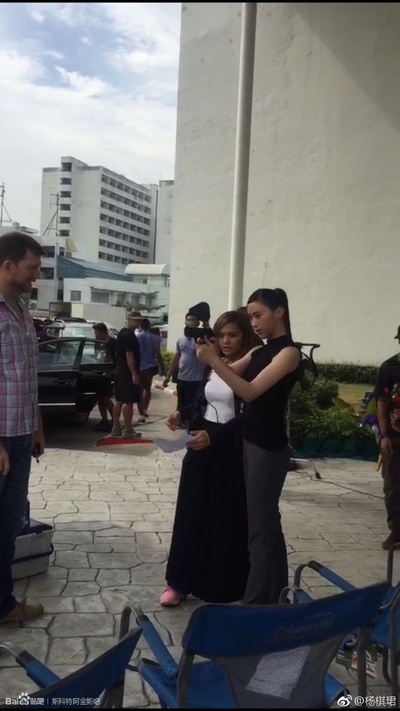 三重威胁之跨国大营救剧照的剧照