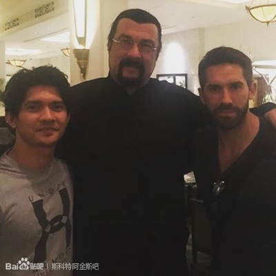 三重威胁之跨国大营救剧照的剧照