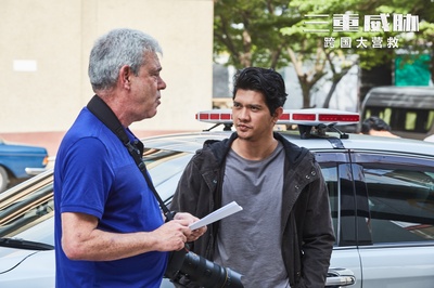 三重威胁之跨国大营救剧照的剧照