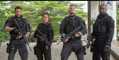 三重威胁之跨国大营救剧照的剧照