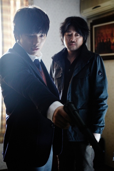 华颐：吞噬怪物的孩子剧照的剧照