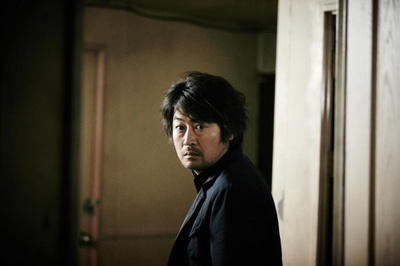 华颐：吞噬怪物的孩子剧照的剧照