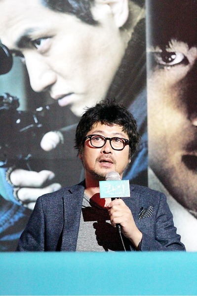 华颐：吞噬怪物的孩子剧照的剧照