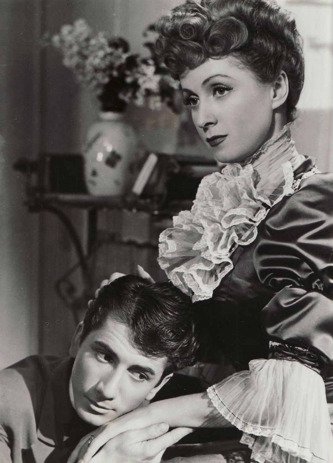 轮舞剧照的剧照