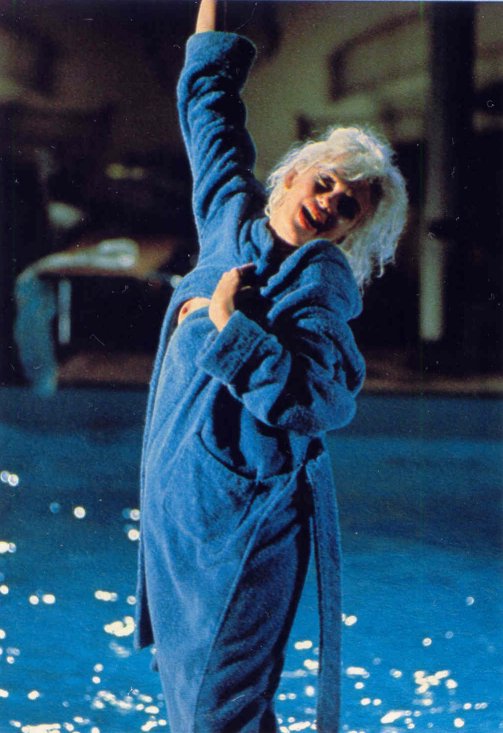 濒于崩溃剧照的剧照