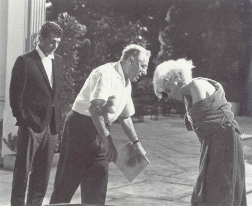 濒于崩溃剧照的剧照