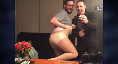 周六夜现场：詹姆斯·弗兰科/妮琪·米娜剧照的剧照