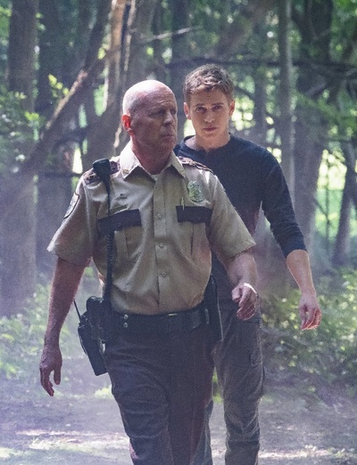 首杀剧照的剧照