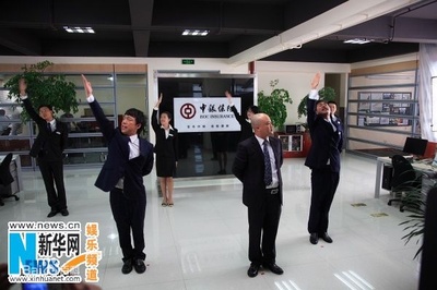 假装情侣剧照的剧照