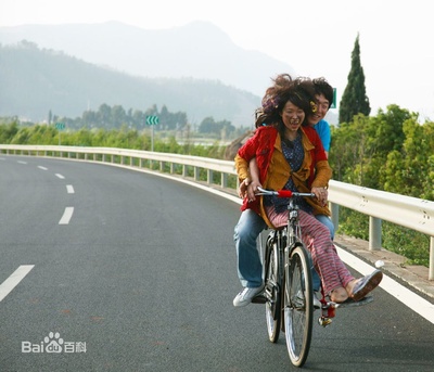 假装情侣剧照的剧照