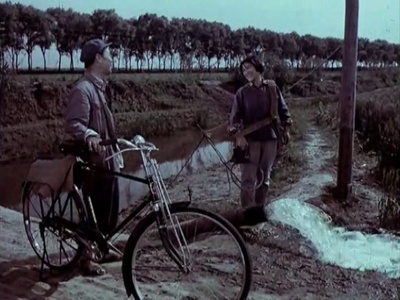 一副保险带剧照的剧照