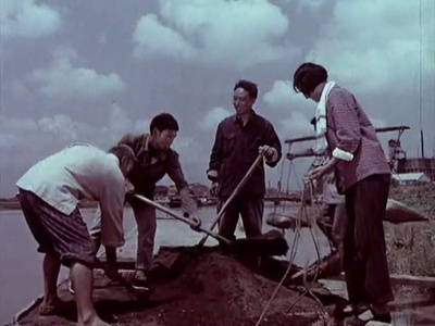 一副保险带剧照的剧照