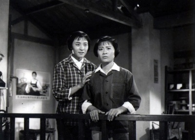 一副保险带剧照的剧照