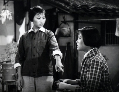 一副保险带剧照的剧照