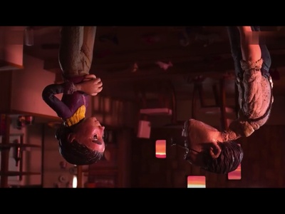 头朝下的生活剧照的剧照