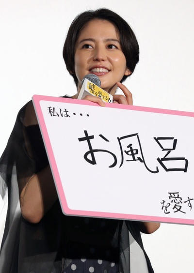 爱上谎言的女人剧照的剧照