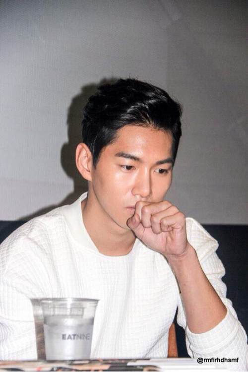 夜间飞行剧照的剧照