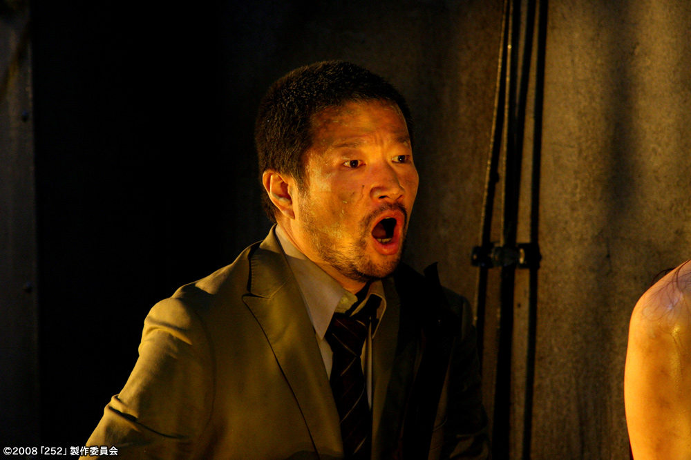 252生存者剧照的剧照